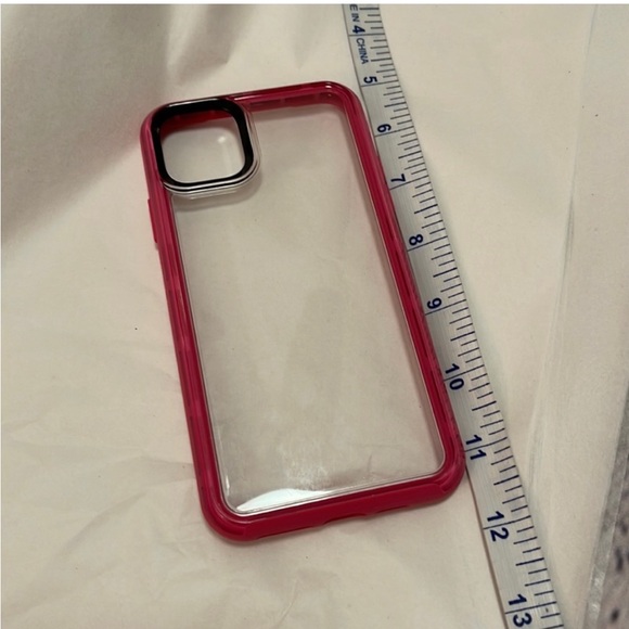 OtterBox case. iPhone 11 Pro Max - Picture 2 of 5